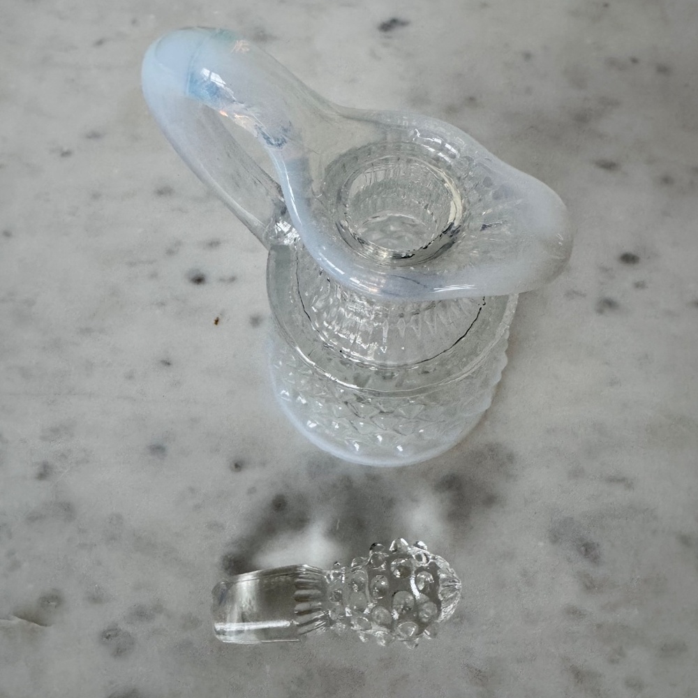 Vintage Fenton Hobnail Opalescent Glass Cruet with Stopper - Picture 3 of 4